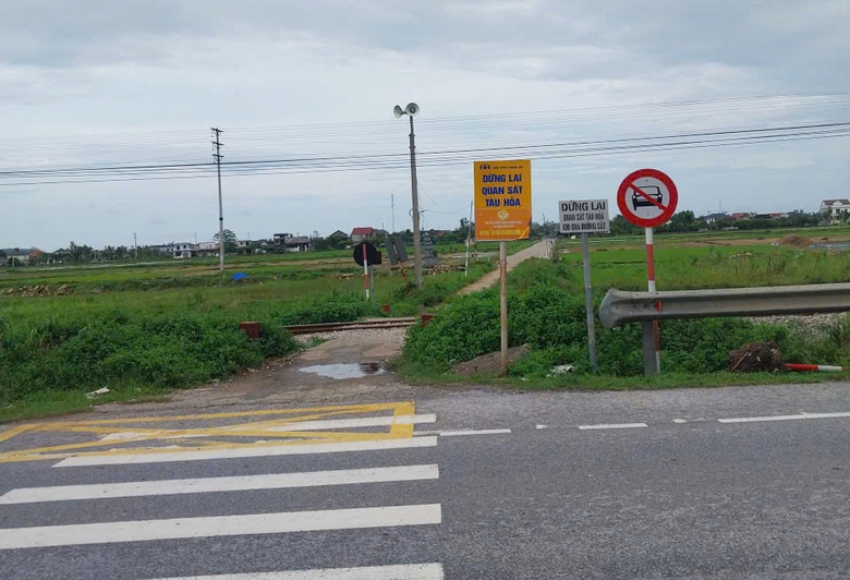 Đóng 3 lối đi cắt ngang đường sắt mất an toàn giao thông ở Nghệ An trước 15/9- Ảnh 2. Đóng 3 lối đi cắt ngang đường sắt mất an toàn giao thông ở Nghệ An trước 15/9- Ảnh 2.