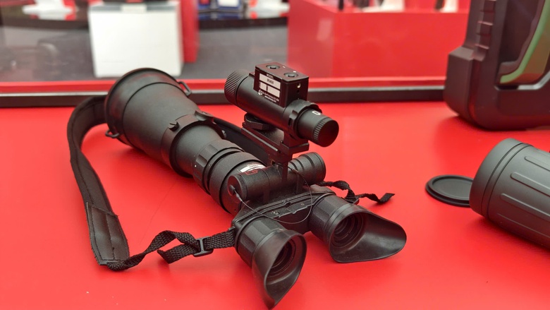 Cận cảnh robot "trinh s&aacute;t" d&ograve; m&igrave;n, s&uacute;ng kh&eacute;p g&oacute;c, kh&iacute; t&agrave;i đặc biệt của lực lượng c&ocirc;ng an- Ảnh 10.