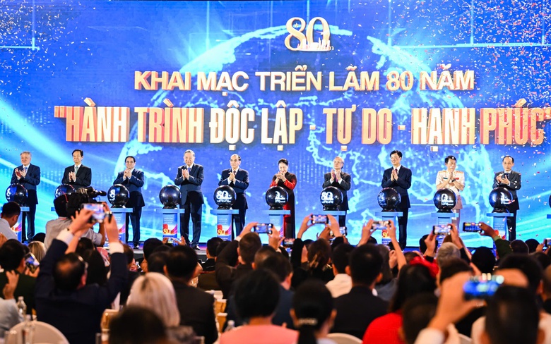 Khai mạc Triển l&atilde;m th&agrave;nh tựu 80 năm, khơi dậy kh&aacute;t vọng ph&aacute;t triển đất nước phồn vinh- Ảnh 5.