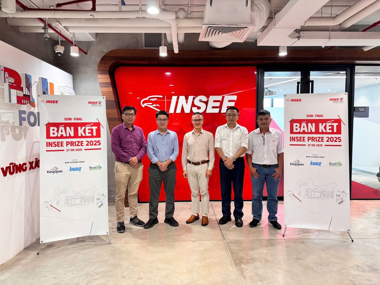 Hội đồng Ban gi&aacute;m khảo v&ograve;ng b&aacute;n kết INSEE Prize 2025 l&agrave; những chuy&ecirc;n gia đầu ng&agrave;nh trong lĩnh vực X&acirc;y dựng v&agrave; Kiến tr&uacute;c.