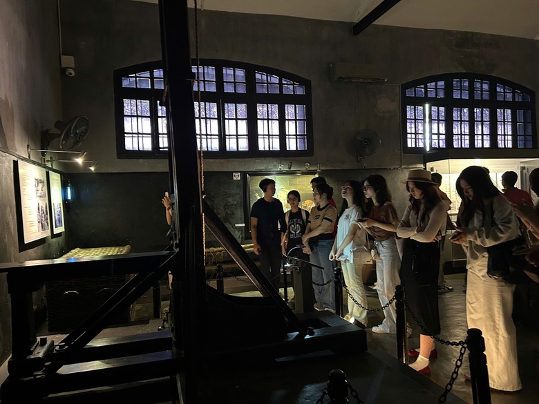 Nhiều "địa chỉ đỏ" tại H&agrave; Nội thu h&uacute;t kh&aacute;ch tham quan dịp Quốc kh&aacute;nh- Ảnh 13.