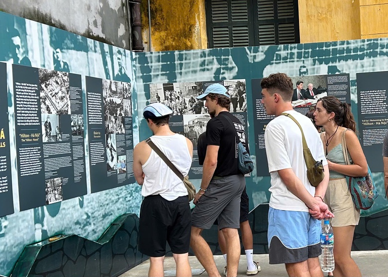 Nhiều "địa chỉ đỏ" tại H&agrave; Nội thu h&uacute;t kh&aacute;ch tham quan dịp Quốc kh&aacute;nh- Ảnh 14.