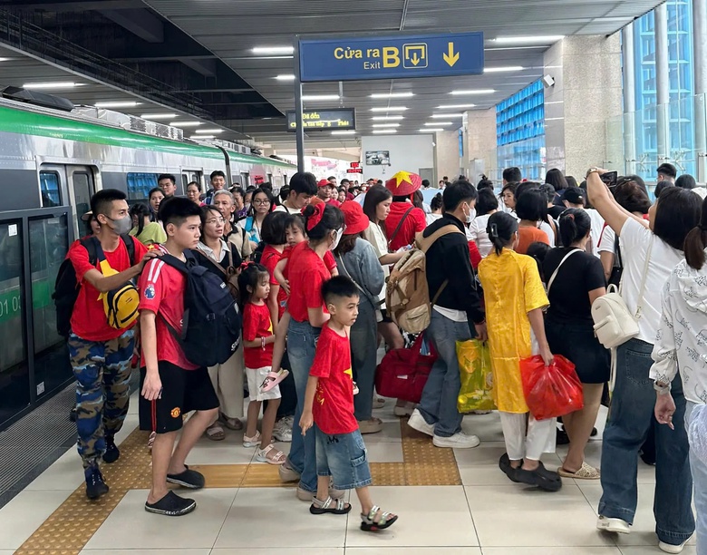 H&agrave; Nội ch&iacute;nh thức ph&aacute;t h&agrave;nh v&eacute; ảo đi metro từ 1/9- Ảnh 1.