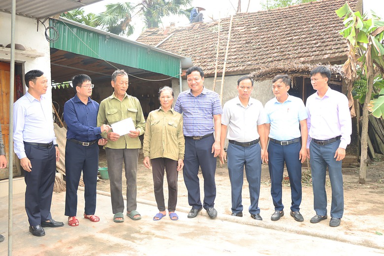 H&agrave; Tĩnh: Khi ch&iacute;nh quyền cơ sở th&agrave;nh &ldquo;l&aacute; chắn&rdquo; gi&uacute;p d&acirc;n ổn định cuộc sống sau b&atilde;o- Ảnh 5.