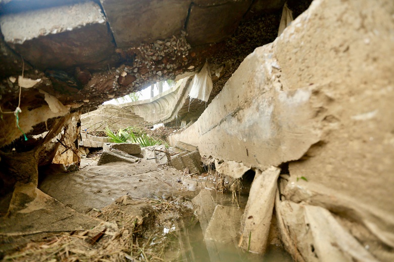 Kè chắn sóng ở khu du lịch biển Hải Tiến bị nứt vỡ- Ảnh 7. Kè chắn sóng ở khu du lịch biển Hải Tiến bị nứt vỡ- Ảnh 7.