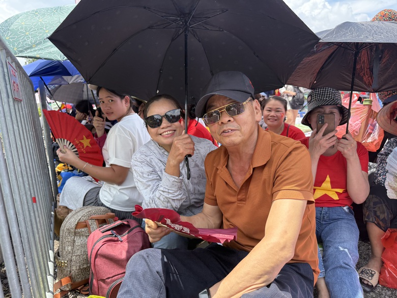 Vượt ngh&igrave;n km về Thủ đ&ocirc;, "cắm chốt" chờ xem tổng duyệt diễu binh trước 1 ng&agrave;y- Ảnh 13.