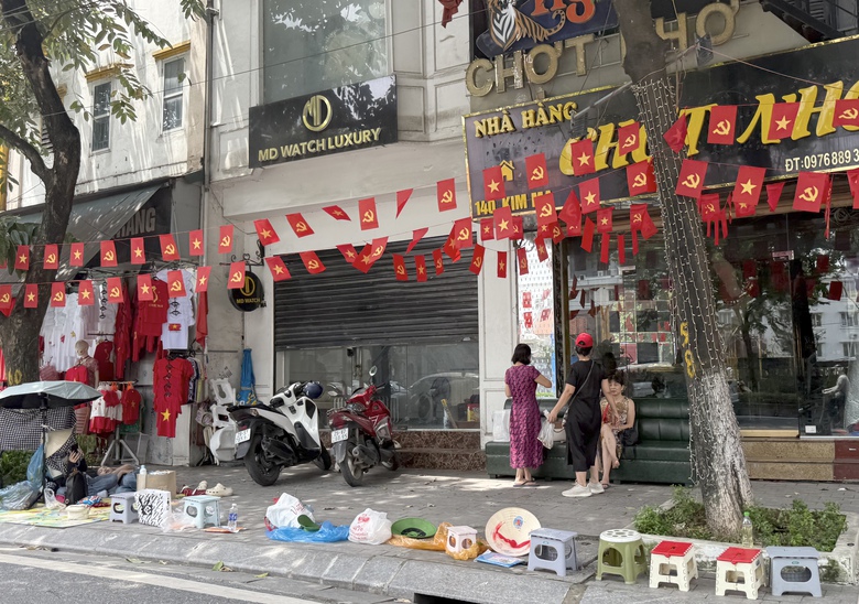 Vượt ngh&igrave;n km về Thủ đ&ocirc;, "cắm chốt" chờ xem tổng duyệt diễu binh trước 1 ng&agrave;y- Ảnh 15.