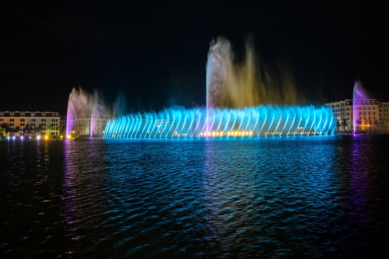 Quảng Ninh: Mãn nhãn với công trình nhạc nước Halo Bay Show bên vịnh di sản- Ảnh 2. Quảng Ninh: Mãn nhãn với công trình nhạc nước Halo Bay Show bên vịnh di sản- Ảnh 2.