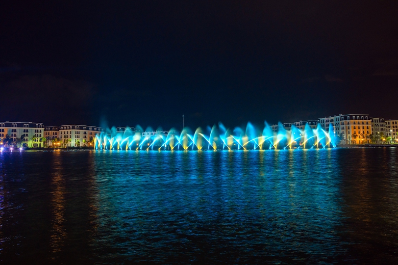 Quảng Ninh: Mãn nhãn với công trình nhạc nước Halo Bay Show bên vịnh di sản- Ảnh 5. Quảng Ninh: Mãn nhãn với công trình nhạc nước Halo Bay Show bên vịnh di sản- Ảnh 5.