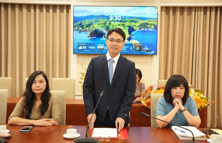 T&acirc;n Ph&oacute; Vụ trưởng Vụ Quy hoạch - Kiến tr&uacute;c Trần Văn Hậu ph&aacute;t biểu nhận nhiệm vụ mới.