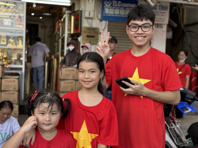 Vượt ngh&igrave;n km về Thủ đ&ocirc;, "cắm chốt" chờ xem tổng duyệt diễu binh trước 1 ng&agrave;y- Ảnh 6.