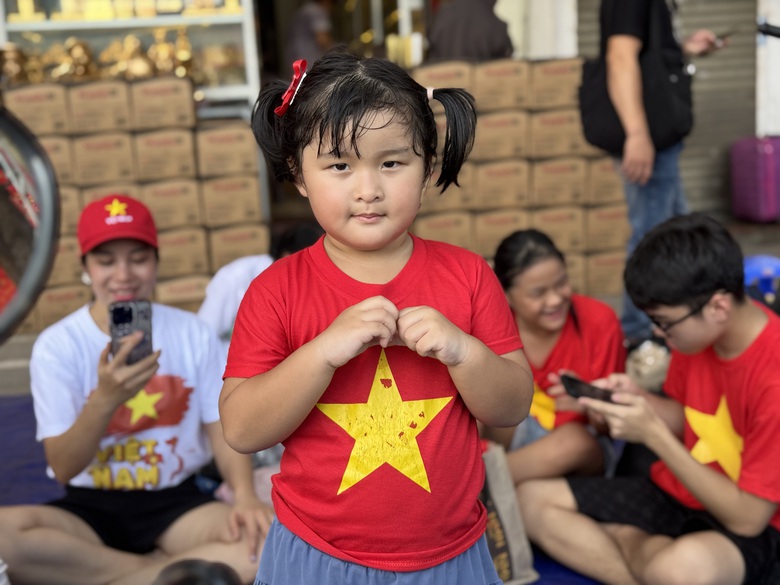 Vượt ngh&igrave;n km về Thủ đ&ocirc;, "cắm chốt" chờ xem tổng duyệt diễu binh trước 1 ng&agrave;y- Ảnh 7.