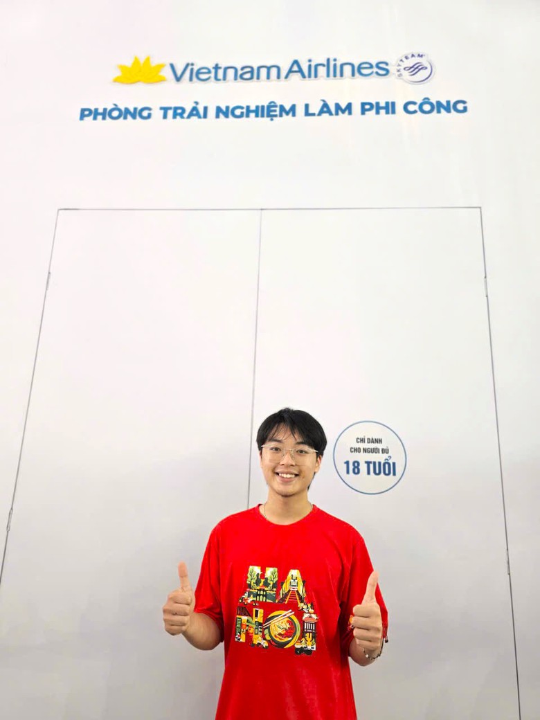 Người d&acirc;n h&agrave;o hứng trải nghiệm &ldquo;Kh&aacute;t vọng bầu trời" ở khu triển l&atilde;m hơn 10.000m2- Ảnh 22.