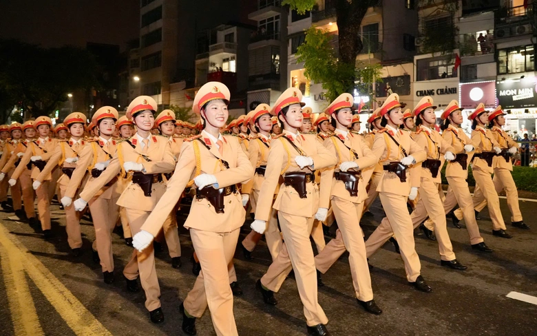 C&ocirc;ng an H&agrave; Nội cấm nhiều tuyến đường phục vụ tổng duyệt diễu binh, diễu h&agrave;nh- Ảnh 2.