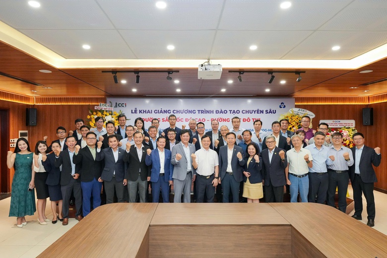 CC1 v&agrave; Trường ĐH B&aacute;ch khoa TP.HCM mở kh&oacute;a chuy&ecirc;n s&acirc;u về đường sắt tốc độ cao- Ảnh 1.