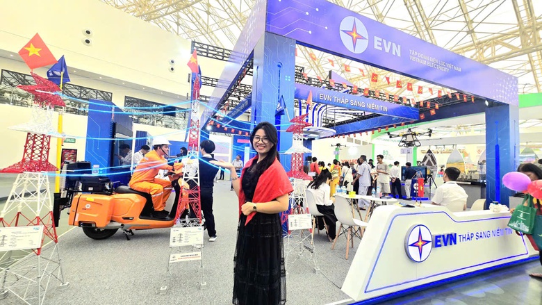 Chi&ecirc;m ngưỡng c&aacute;c c&ocirc;ng tr&igrave;nh điện thế kỷ của EVN tại Triển l&atilde;m A80- Ảnh 3.