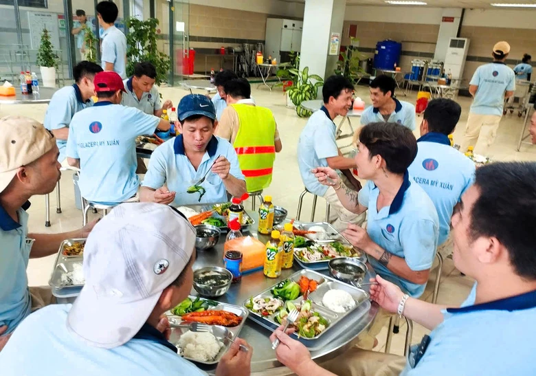 Viglacera gắn kết y&ecirc;u thương với "Bữa cơm C&ocirc;ng đo&agrave;n"- Ảnh 19.