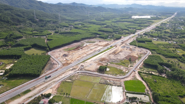 Du khách lưu ý gì khi đến các trạm dừng nghỉ trên cao tốc qua Bắc Trung Bộ?- Ảnh 9. Du khách lưu ý gì khi đến các trạm dừng nghỉ trên cao tốc qua Bắc Trung Bộ?- Ảnh 9.