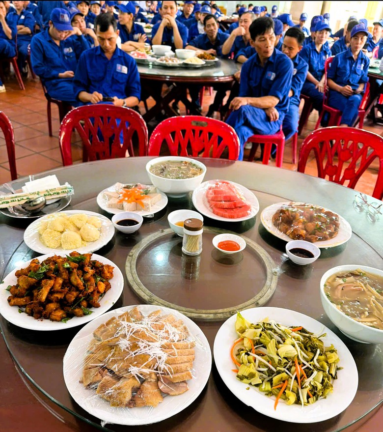 Viglacera gắn kết y&ecirc;u thương với "Bữa cơm C&ocirc;ng đo&agrave;n"- Ảnh 17.