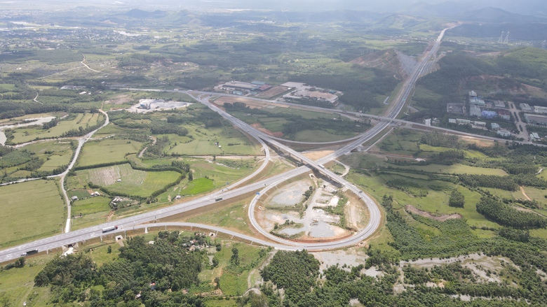 Mở cơ hội ph&aacute;t triển cho H&agrave; Tĩnh, Quảng Trị khi cao tốc Vũng &Aacute;ng - B&ugrave;ng đưa v&agrave;o khai th&aacute;c- Ảnh 5.