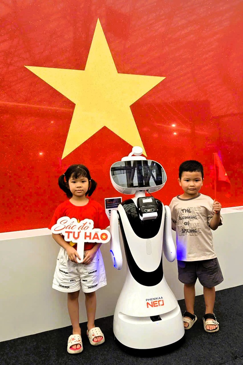 Check in với Quốc kỳ bằng đ&aacute; lớn nhất Việt Nam tại triển l&atilde;m th&agrave;nh tựu ng&agrave;nh X&acirc;y dựng- Ảnh 31.