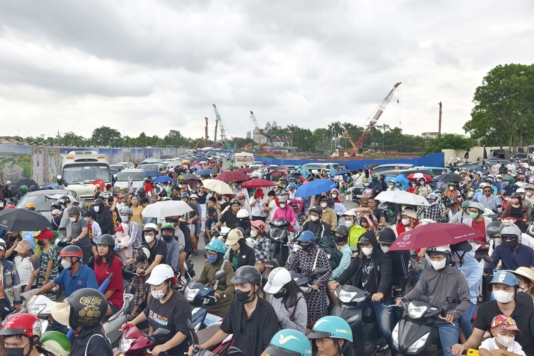 Tiếp tục tạm cấm phương tiện nhiều tuyến đường quanh Trung t&acirc;m Triển l&atilde;m Quốc gia- Ảnh 1.