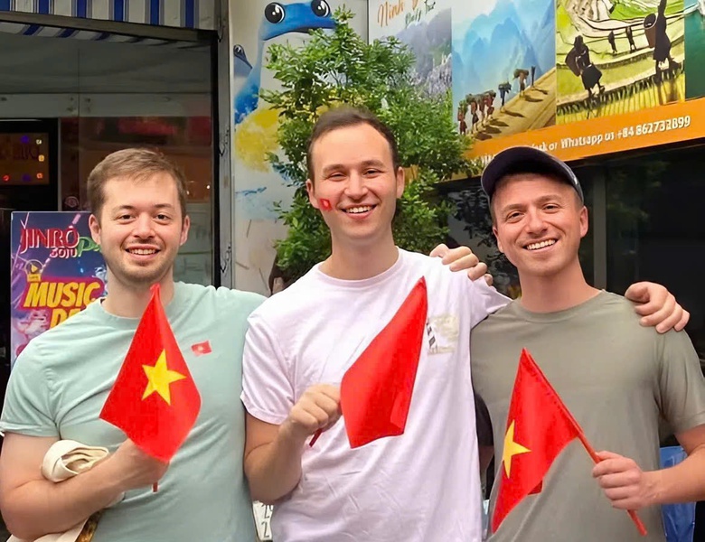 Du kh&aacute;ch quốc tế h&ograve;a m&igrave;nh v&agrave;o kh&ocirc;ng kh&iacute; 2/9 ở H&agrave; Nội- Ảnh 2.