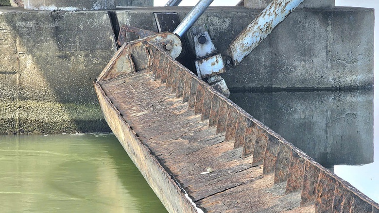 Huế: Cận cảnh c&ocirc;ng tr&igrave;nh giao th&ocirc;ng kết hợp ngăn mặn giữ ngọt trước ng&agrave;y sửa chữa- Ảnh 11.