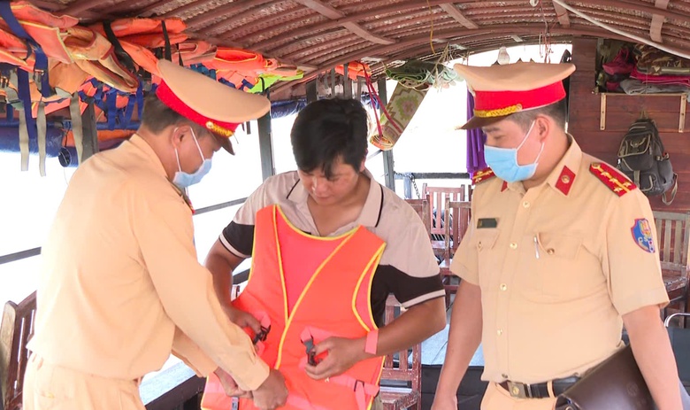 L&acirc;m Đồng bảo đảm ATGT đường thủy trước m&ugrave;a mưa lũ- Ảnh 3.