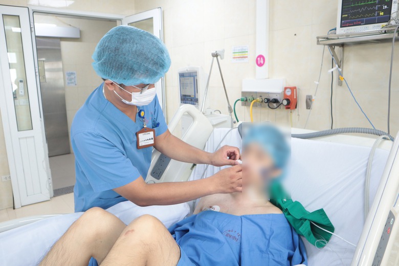 Ngừng tim khi tập gym, nam thanh ni&ecirc;n trẻ may mắn tho&aacute;t cửa tử- Ảnh 1.