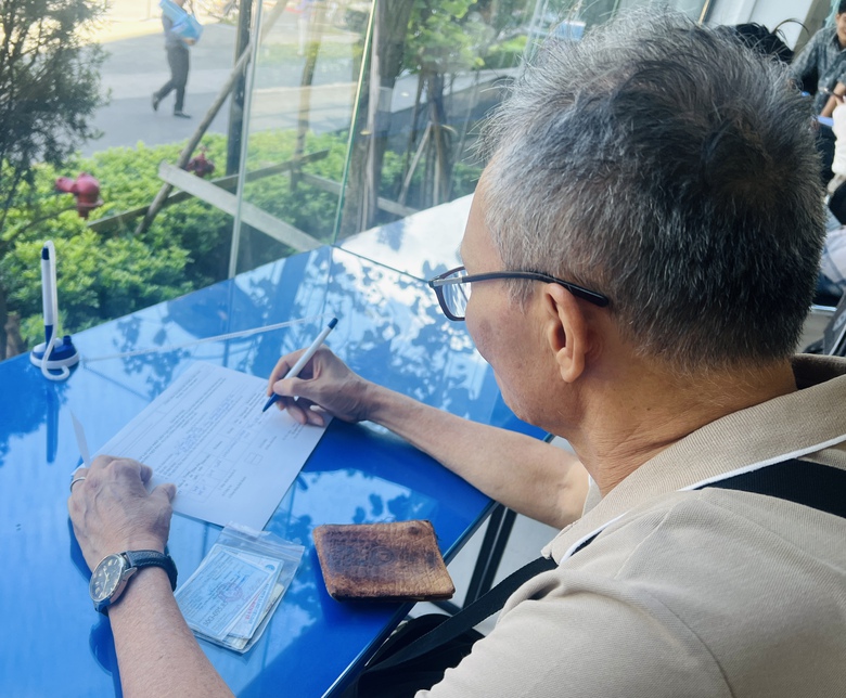 Người d&acirc;n H&agrave; Nội trải nghiệm 15 tiện &iacute;ch miễn ph&iacute; ở trung t&acirc;m h&agrave;nh ch&iacute;nh c&ocirc;ng- Ảnh 17.