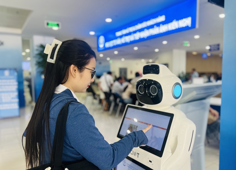 Người d&acirc;n H&agrave; Nội trải nghiệm 15 tiện &iacute;ch miễn ph&iacute; ở trung t&acirc;m h&agrave;nh ch&iacute;nh c&ocirc;ng- Ảnh 14.