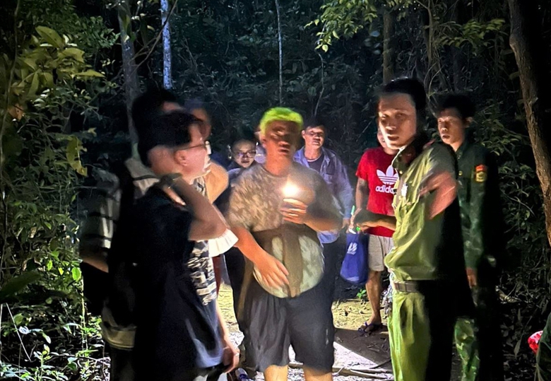 Tìm được 6 thanh niên bị lạc trên núi Minh Đạm TP.HCM- Ảnh 1. Tìm được 6 thanh niên bị lạc trên núi Minh Đạm TP.HCM- Ảnh 1.