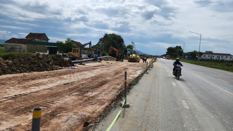 Mở rộng QL46 qua Nghệ An: Còn vướng mặt bằng, kỳ vọng đột phá trong năm 2025- Ảnh 3. Mở rộng QL46 qua Nghệ An: Còn vướng mặt bằng, kỳ vọng đột phá trong năm 2025- Ảnh 3.