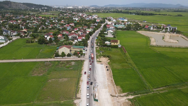 Mở rộng QL46 qua Nghệ An: Còn vướng mặt bằng, kỳ vọng đột phá trong năm 2025- Ảnh 2. Mở rộng QL46 qua Nghệ An: Còn vướng mặt bằng, kỳ vọng đột phá trong năm 2025- Ảnh 2.