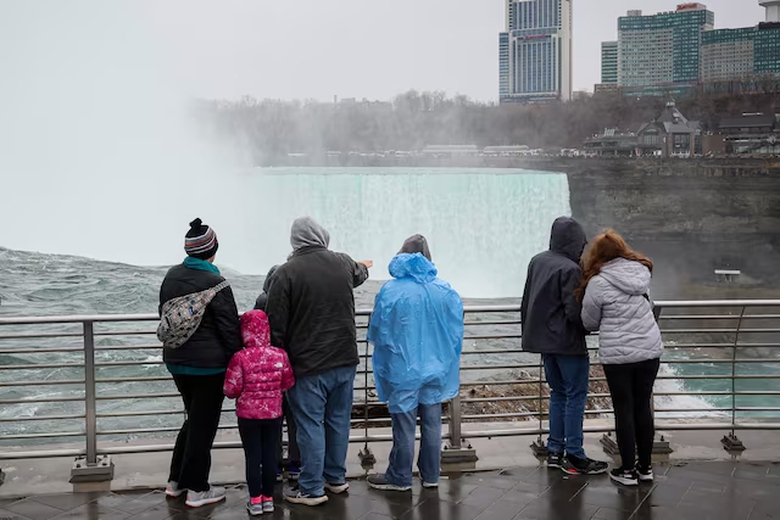 Mỹ có thể yêu cầu đặt cọc tới 15.000 USD cho visa du lịch- Ảnh 1. Mỹ có thể yêu cầu đặt cọc tới 15.000 USD cho visa du lịch- Ảnh 1.