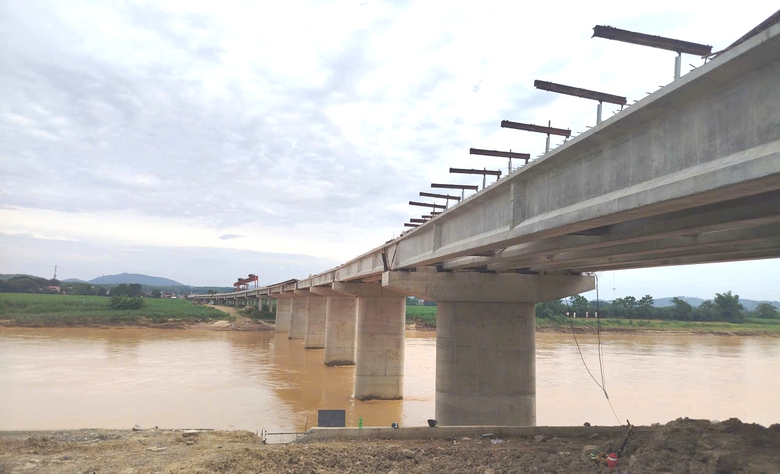 Cầu hơn 300 tỷ bắc qua s&ocirc;ng M&atilde; ở Thanh H&oacute;a khi n&agrave;o th&ocirc;ng xe?- Ảnh 2.