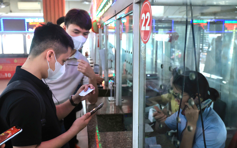Thu tiền sai, t&agrave;i xế taxi c&oacute; thể bị phạt tới 10 triệu đồng- Ảnh 2.