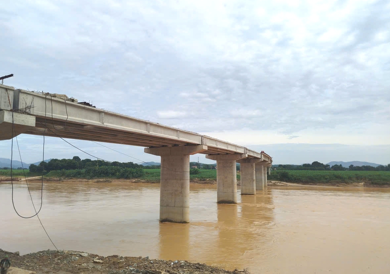 Cầu hơn 300 tỷ bắc qua s&ocirc;ng M&atilde; ở Thanh H&oacute;a khi n&agrave;o th&ocirc;ng xe?- Ảnh 1.