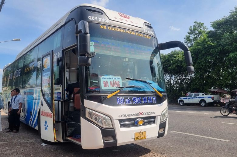 Cảnh sát giao thông Gia Lai tổng lực kiểm tra, xử lý xe khách trên quốc lộ- Ảnh 2. Cảnh sát giao thông Gia Lai tổng lực kiểm tra, xử lý xe khách trên quốc lộ- Ảnh 2.