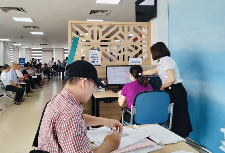 Người d&acirc;n H&agrave; Nội trải nghiệm 15 tiện &iacute;ch miễn ph&iacute; ở trung t&acirc;m h&agrave;nh ch&iacute;nh c&ocirc;ng- Ảnh 13.