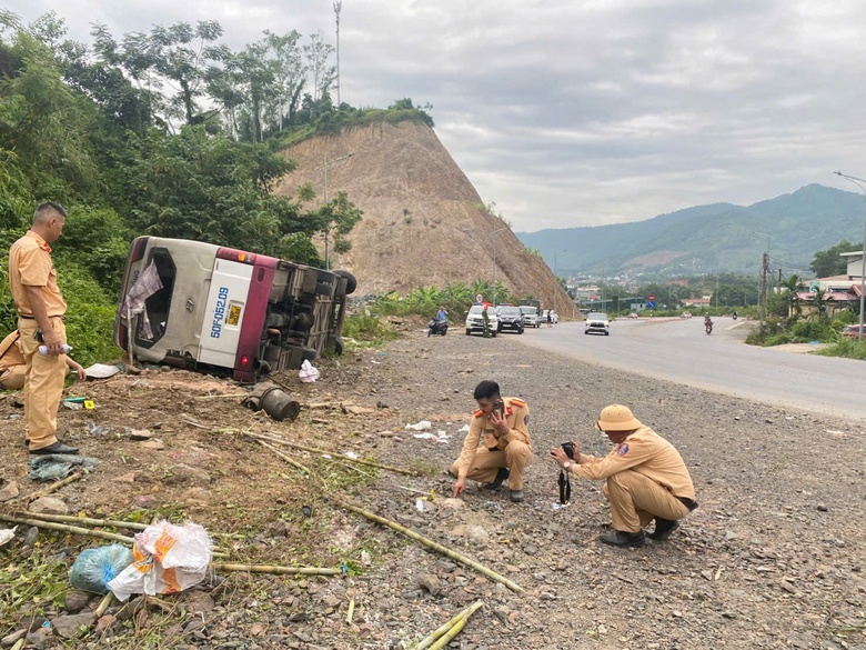 Danh t&iacute;nh nạn nh&acirc;n trong vụ xe kh&aacute;ch bị lật tr&ecirc;n dốc Cun ở Ph&uacute; Thọ- Ảnh 1.