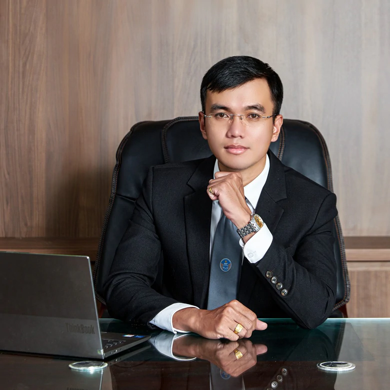 Cần xử phạt nghệ sĩ cởi trần biểu diễn, c&acirc;n nhắc cấp ph&eacute;p chương tr&igrave;nh biểu diễn phản cảm- Ảnh 2.