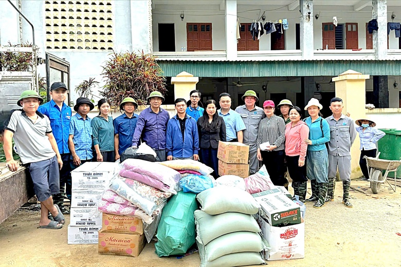 Nghệ An: &ldquo;Trường gi&uacute;p trường&rdquo; khắc phục lũ lụt, chuẩn bị cho năm học mới- Ảnh 15.