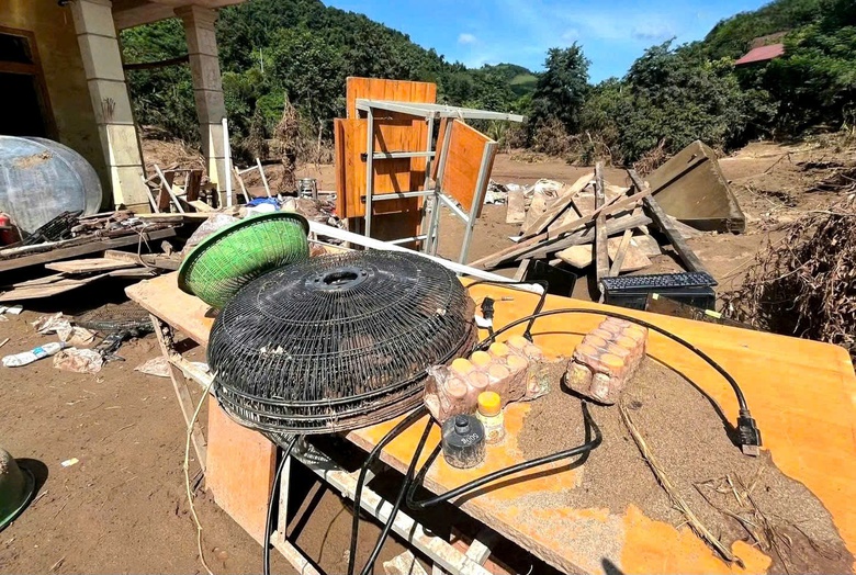 Nghệ An: &ldquo;Trường gi&uacute;p trường&rdquo; khắc phục lũ lụt, chuẩn bị cho năm học mới- Ảnh 5.