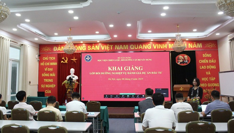 N&acirc;ng cao năng lực gi&aacute;m s&aacute;t, đ&aacute;nh gi&aacute; đầu tư cho c&aacute;n bộ ng&agrave;nh X&acirc;y dựng- Ảnh 1.