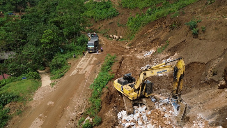 Tuyến đường ngh&igrave;n tỷ kết nối L&agrave;o Cai - Lai Ch&acirc;u sẽ ho&agrave;n th&agrave;nh trước 31/12- Ảnh 3.