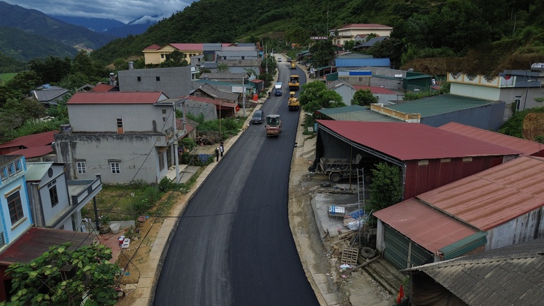Tuyến đường ngh&igrave;n tỷ kết nối L&agrave;o Cai - Lai Ch&acirc;u sẽ ho&agrave;n th&agrave;nh trước 31/12- Ảnh 6.