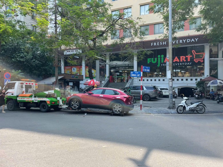 H&agrave; Nội: CSGT đề nghị x&oacute;a nhiều điểm tr&ocirc;ng giữ xe g&acirc;y cản trở giao th&ocirc;ng- Ảnh 2.