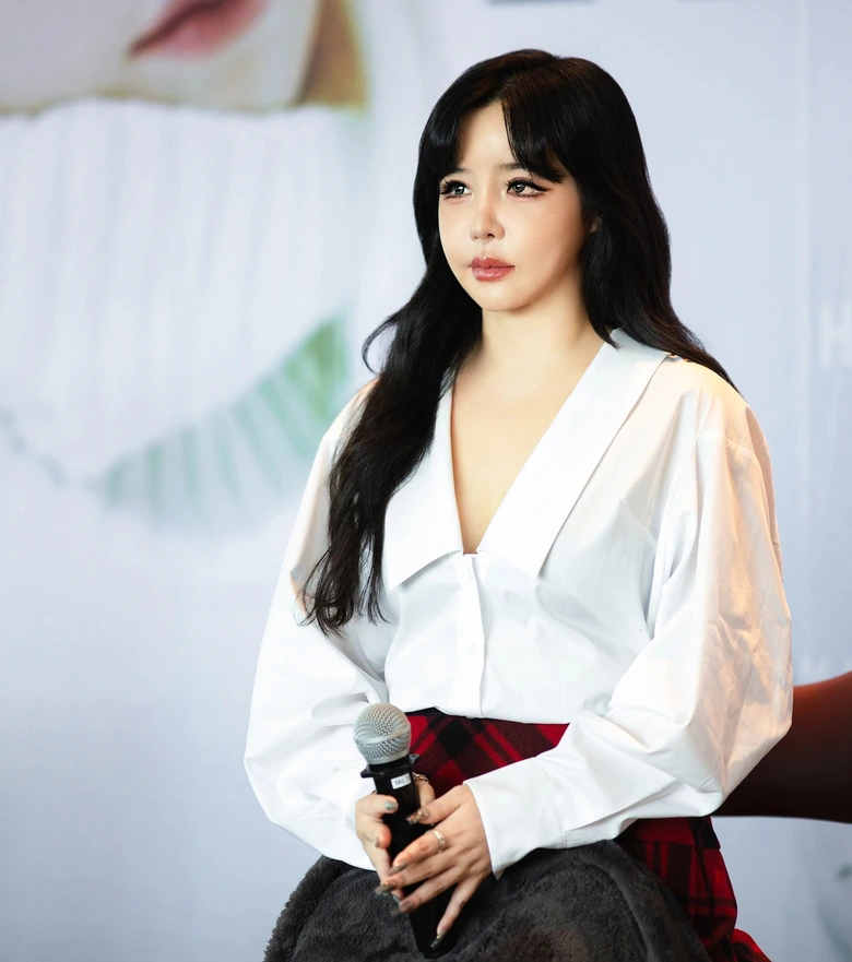 V&igrave; sao ca sĩ Park Bom (2NE1) đột ngột tuy&ecirc;n bố dừng hoạt động?- Ảnh 1.
